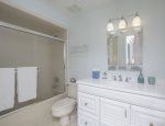 The en suite private master bathroom suits all your needs